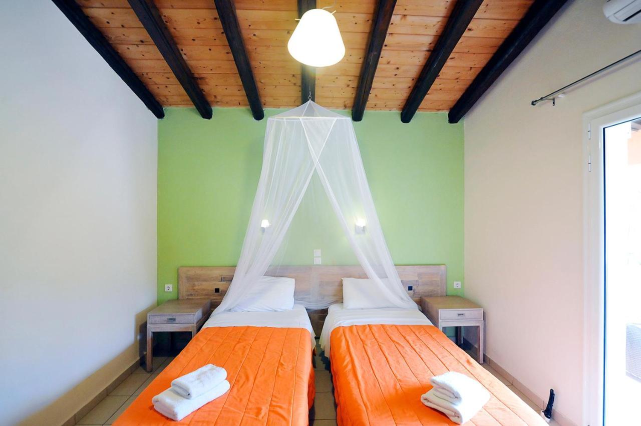 Pyramid City Apartments Ájosz Szpirídonasz Szoba fotó
